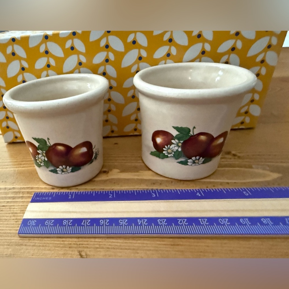 2 Yesteryears mini votive crocks with apples and daises
